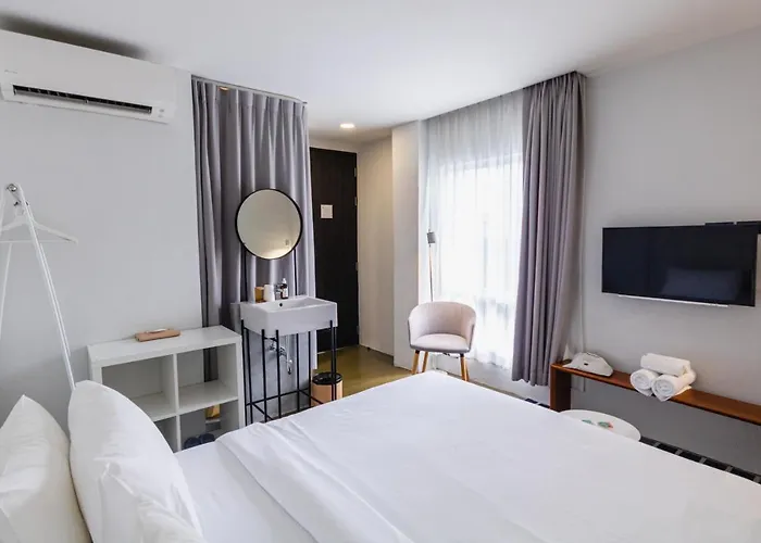 Chocolate Box Mint Hotel 3*